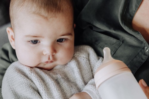 Butelka do karmienia o wolnym przepływie dla niemowlaka Zero Zero 180 ml Suavinex