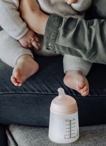 Butelka do karmienia o wolnym przepływie dla niemowlaka Zero Zero 180 ml Suavinex