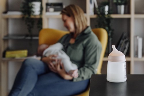 Butelka do karmienia o wolnym przepływie dla niemowlaka Zero Zero 180 ml Suavinex