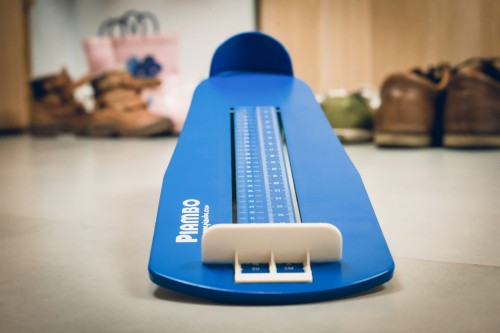 Miarka do pomiaru długości stóp i rozmiaru obuwia