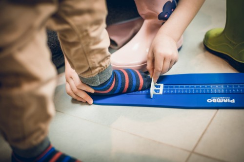 Miarka do pomiaru długości stóp i rozmiaru obuwia
