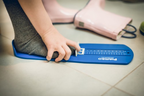 Miarka do pomiaru długości stóp i rozmiaru obuwia