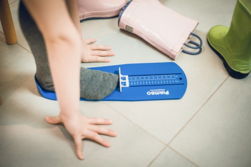 Miarka do pomiaru długości stóp i rozmiaru obuwia