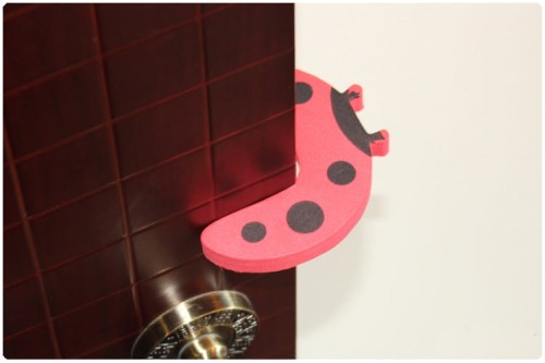 Zabezpieczenie blokada do drzwi piankowa biedronka